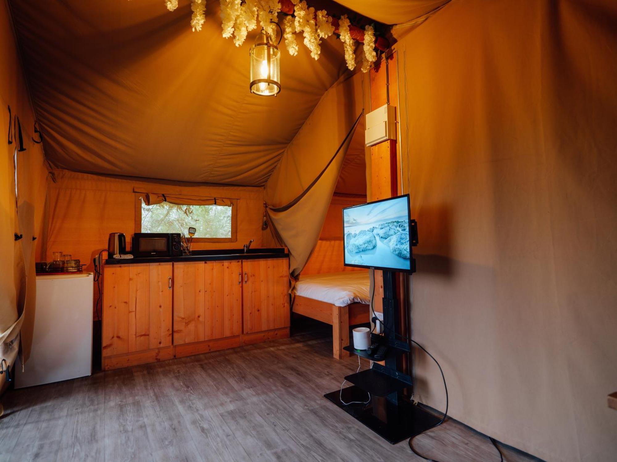 Sunset Retreats Safari Tent Ombersley Εξωτερικό φωτογραφία